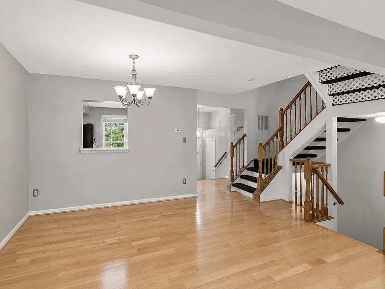 703 Herndon Woods Ct — Photo 7