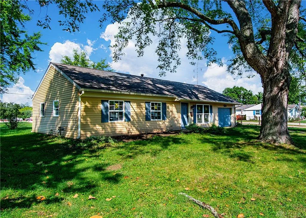 1021 Mayrose Dr photo 1