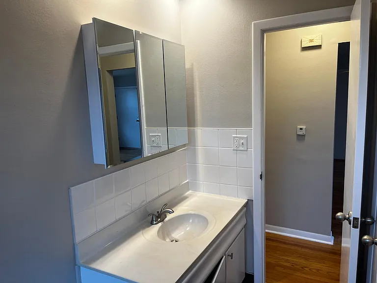 421 Burlington Ave #2 — Photo 6