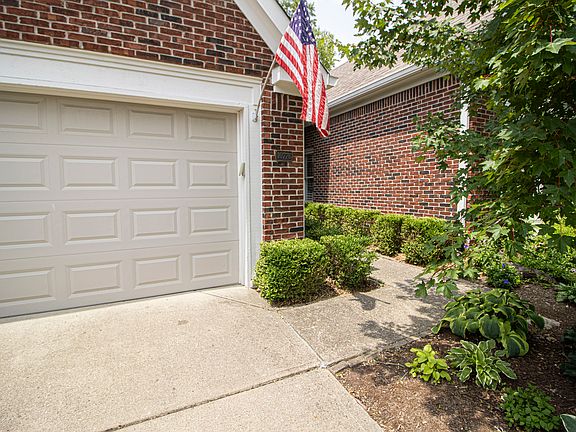2nd image of 10776 Belair Dr