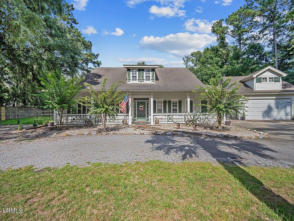 1st image of 14 Grande Oaks Drive