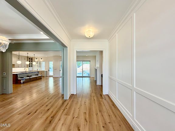 4th image of 1718 Piccadilly Ln