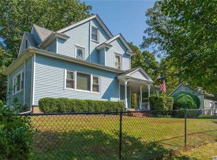 23 Walters Ave, Cold Spring Harbor, NY 11724