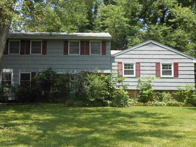 1st image of 10211 White Ave