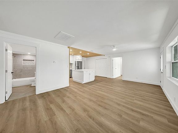 3rd image of 2264 WINCHESTER DRIVE