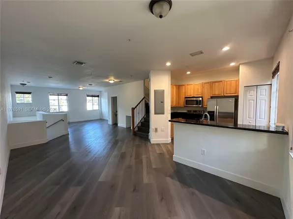 12430 SW 50th St APT 131, Miramar, FL 33027