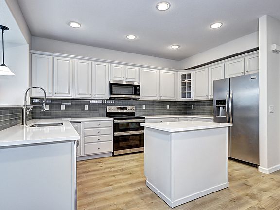 4th image of 624 Green Ash St Unit A
