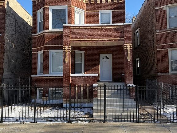2nd image of 1019 N Leamington Ave