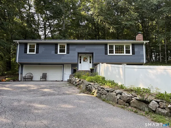233 Hattertown Road, Newtown, CT 06470
