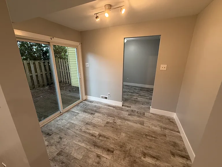 168 Reliance Pl — Photo 11