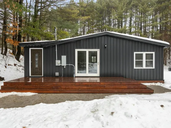 85 Snow Ridge Ln, Gaylord, MI 49735