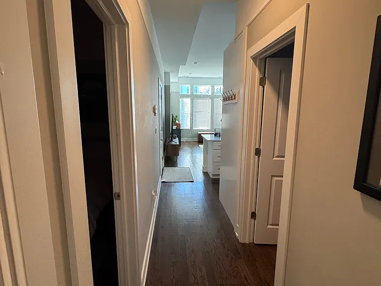 1059 N Damen Ave — Photo 1