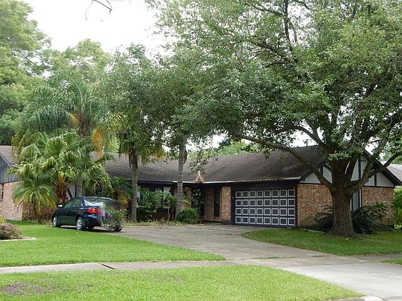 3rd image of 16303 Shady Elms Dr