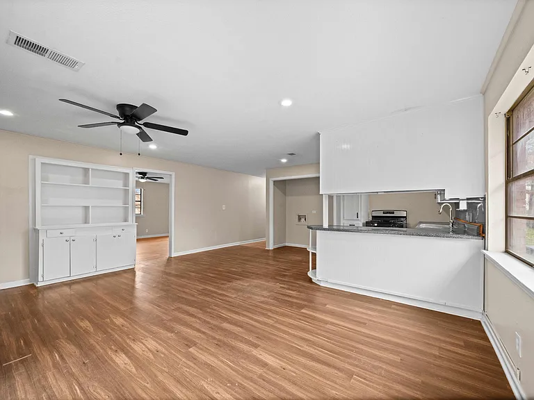 1522 N Ross Ave — Photo 6