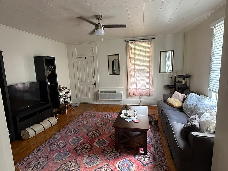 314 Short St #B — Photo 3
