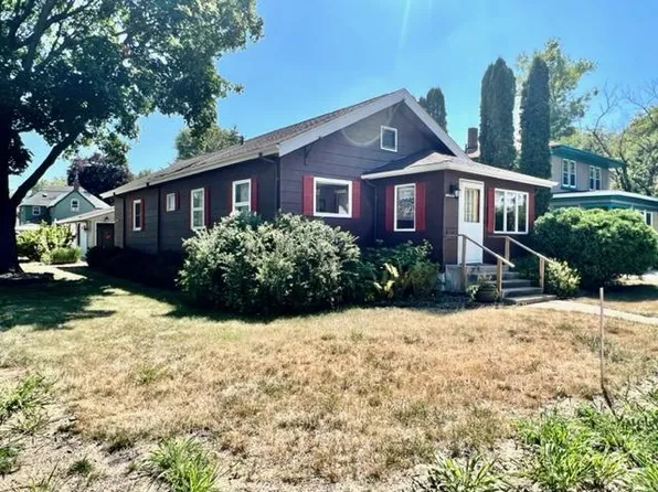 520 E 5th St, Redwood Falls, MN 56283