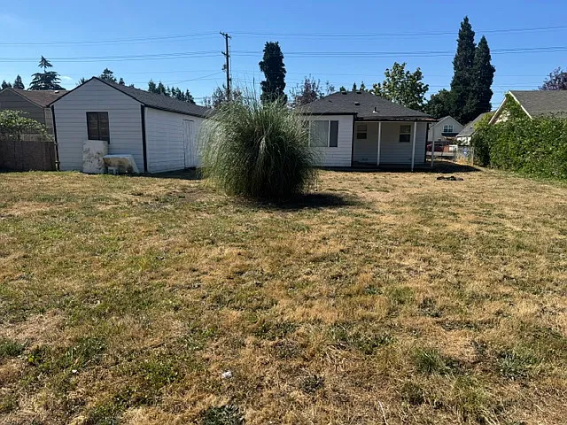 771 Chemawa Rd N — Photo 6