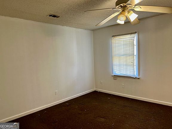 4th image of 7978 Woodlake Dr