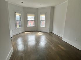 225 Newbury St