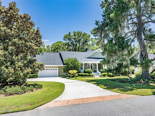 1408 Gleasons Landing Dr, Saint Helena Island, SC 29920