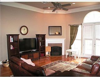 3rd image of 1021 Thrush Dr