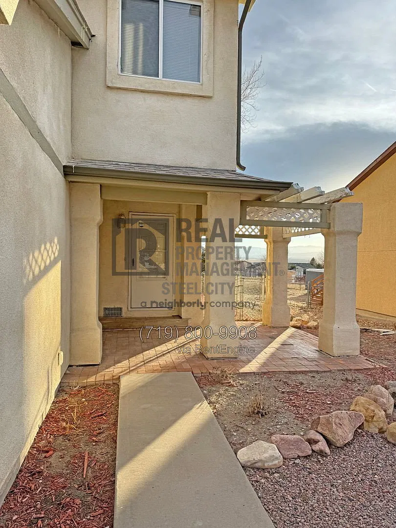 3 bed, 2.5 bath, 2848 sqft, $1,795 — Photo 1