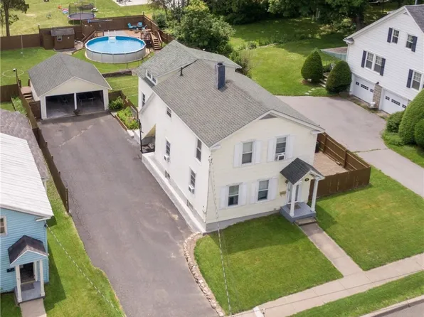 17 Pleasant St, Norwich, NY 13815