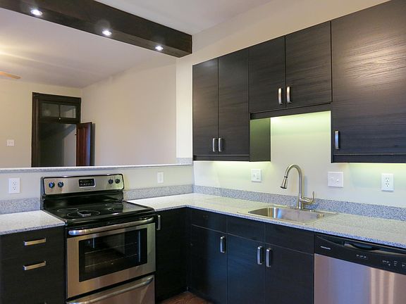 4th image of 2322 Russell Blvd #A