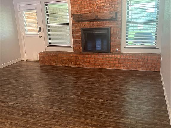 2nd image of 7001 Manor Cir