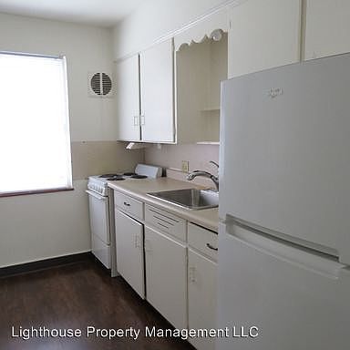 3rd image of 2244 Nelson Ave SE