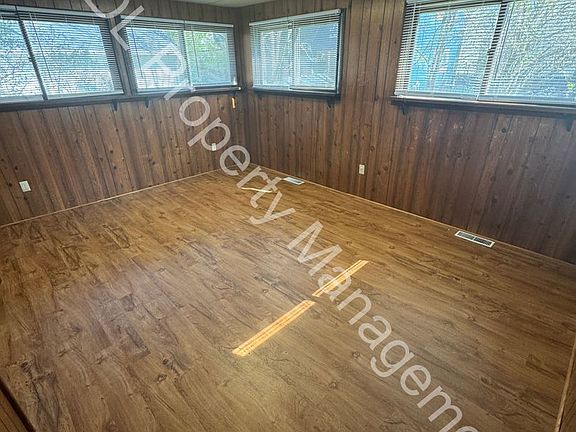 4th image of 814 Cass St