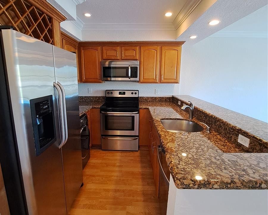 1st image of 151 NE 16th Ave #3