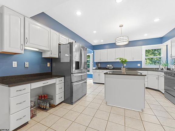 2nd image of 1268 Kings Rd