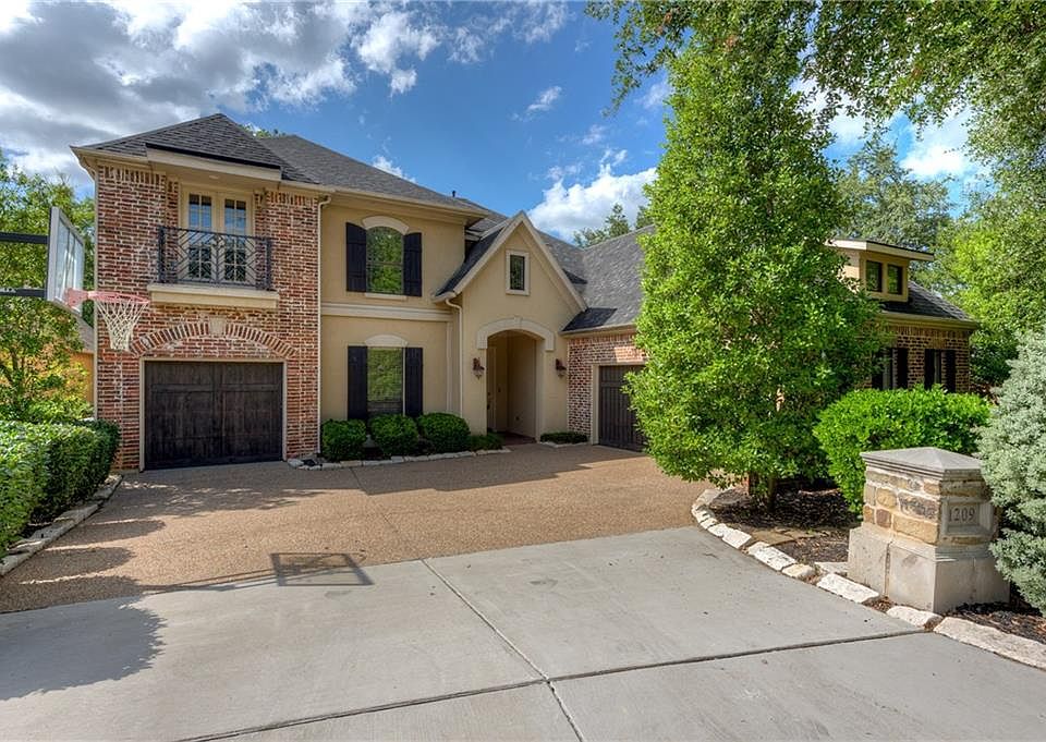 1st image of 1209 Parkwood Ct