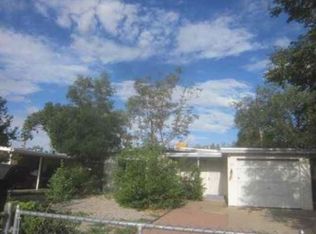 621 Grove St NE, Albuquerque, NM 87108