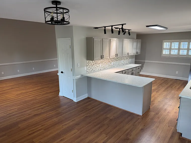 9314 Sawyer Rd — Photo 10