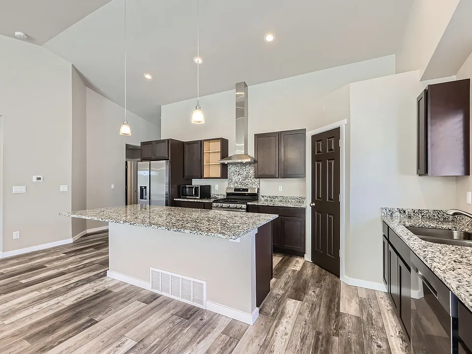 11111 Paradise Ln