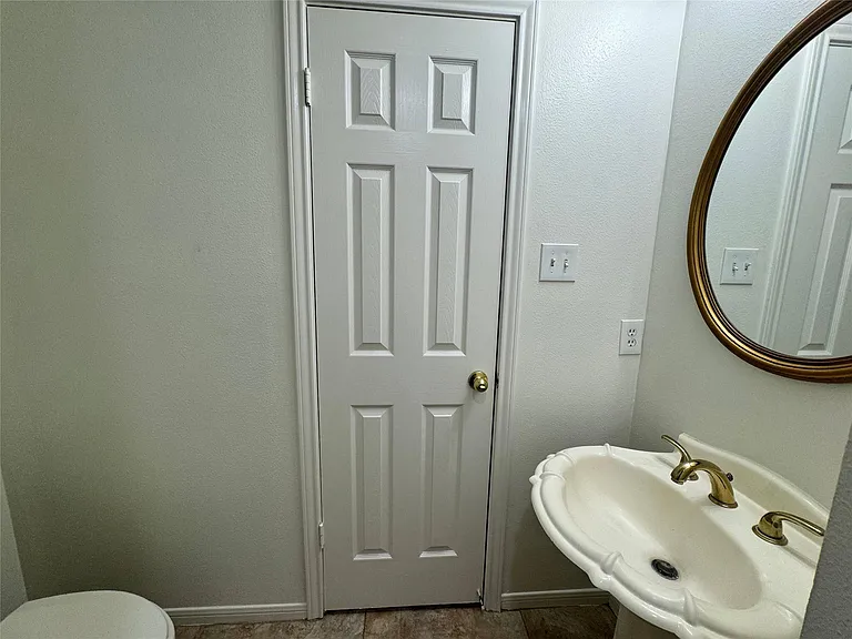 1718 Berkoff Dr — Photo 18