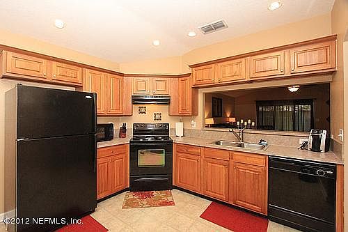 3rd image of 5058 Cerise St