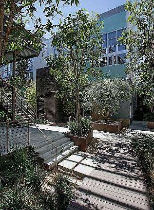 2nd image of 1037 N Laurel Ave APT 8