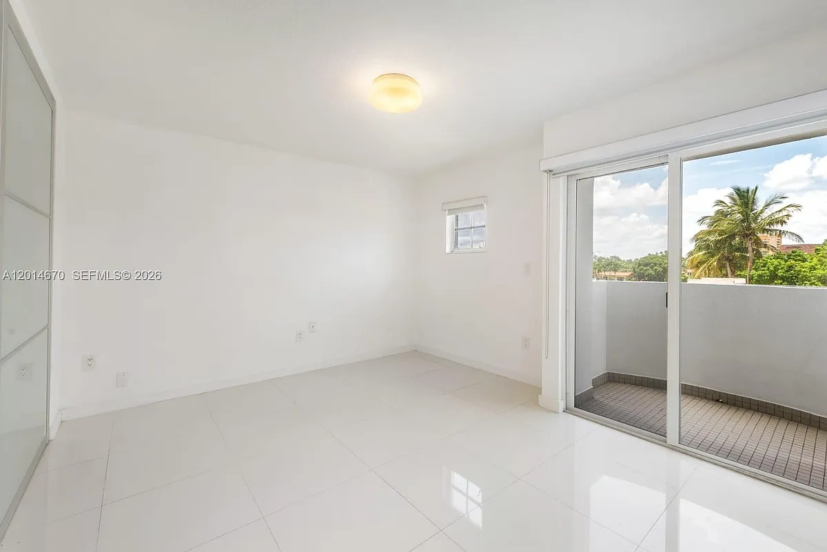 Building Photo - 411 SW 37th Ave #3-B
