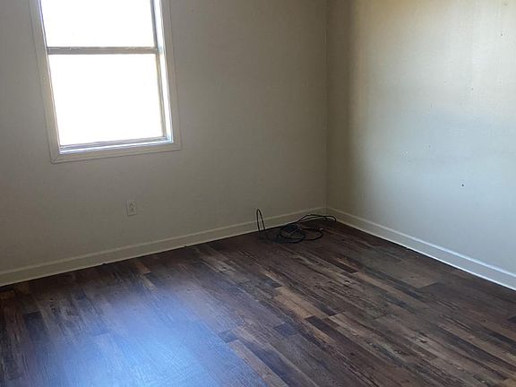 3rd image of 119 Liberty Ave
