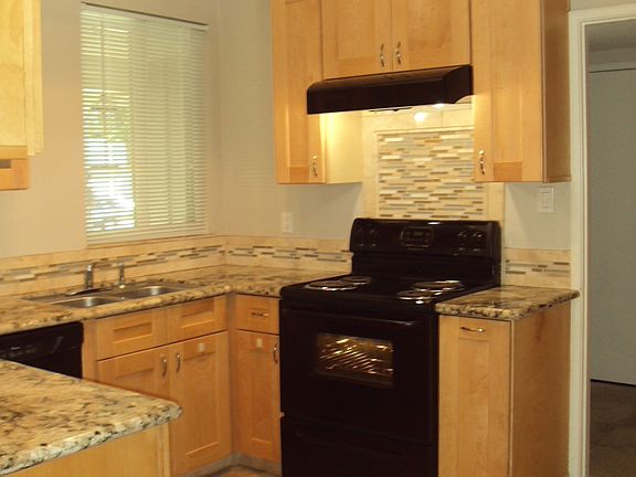kitchen (R)