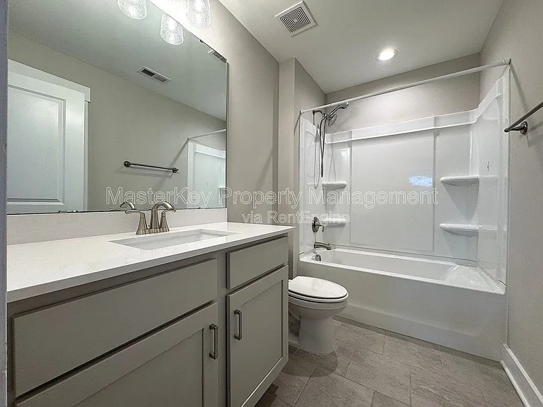 102 N Dunn St — Photo 13
