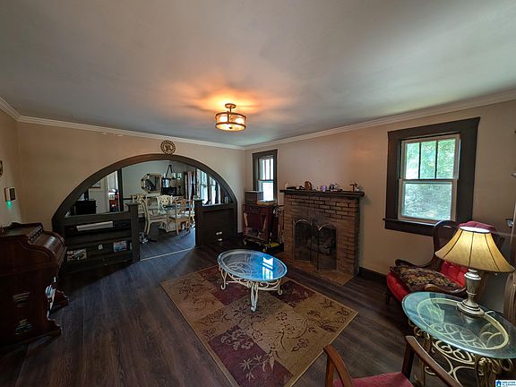 4th image of 26 Robbins St
