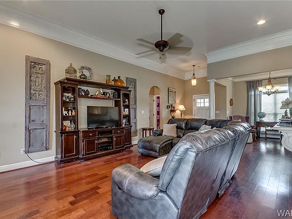 5th image of 5610 Summit Dr