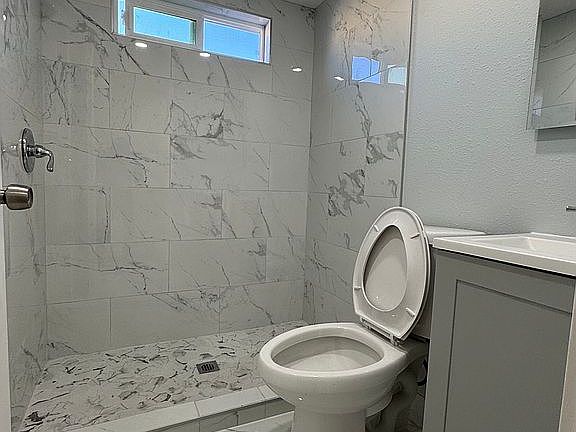 5th image of 529 E El Segundo Blvd #2