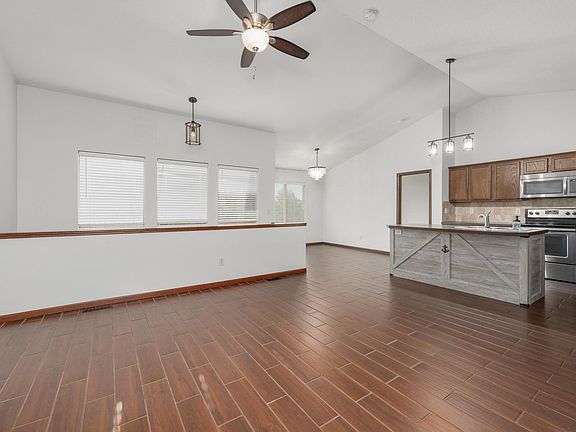 4th image of 5042 N Marblefalls St
