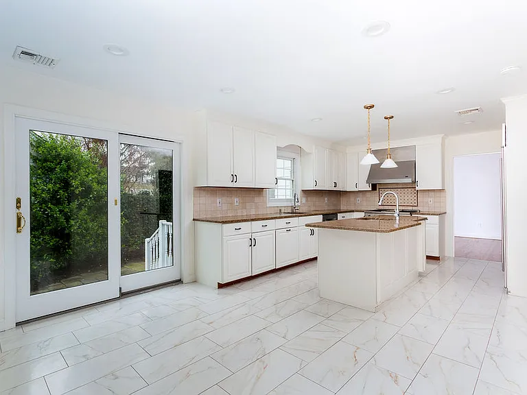 302 Sound Beach Ave — Photo 11