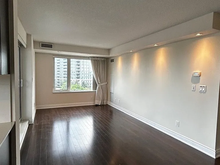233 S Park Rd #611 — Photo 17